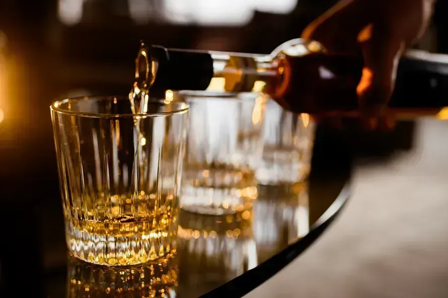 Dia da Cachaça: por que a bebida brasileira ainda exporta tão pouco